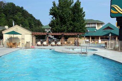 фото отеля Comfort Inn & Suites at Dollywood Lane