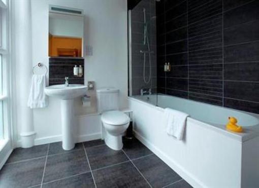 фото отеля Blue Rainbow Aparthotel - Manchester High Street