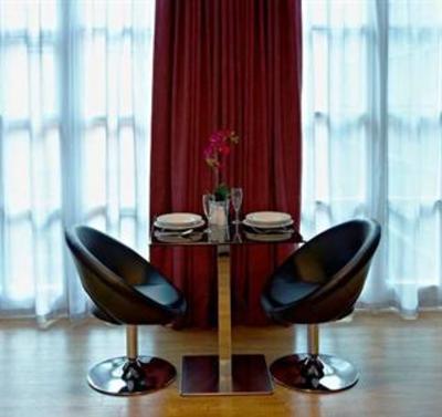 фото отеля Blue Rainbow Aparthotel - Manchester High Street