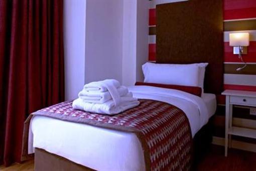 фото отеля Blue Rainbow Aparthotel - Manchester High Street