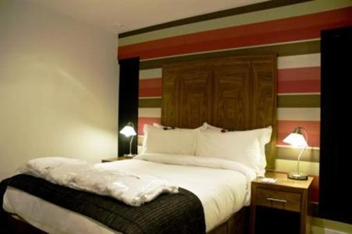 фото отеля Blue Rainbow Aparthotel - Manchester High Street