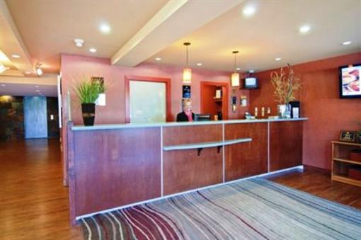 фото отеля BEST WESTERN PLUS Emerald Isle Motor Inn