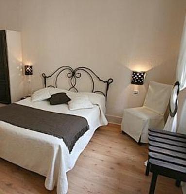 фото отеля Auberge Du Parc Hotel Orgon