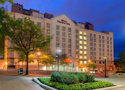 фото отеля Hilton Garden Inn Arlington Courthouse Plaza