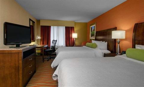 фото отеля Hilton Garden Inn Arlington Courthouse Plaza