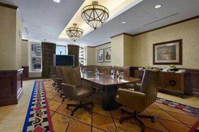 фото отеля Hilton Skirvin Hotel