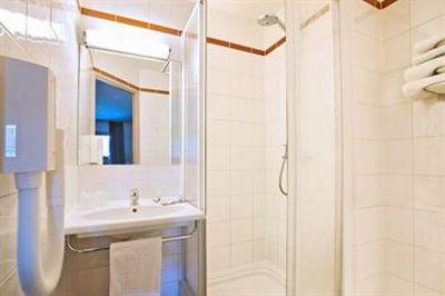 фото отеля Kyriad Le Bourget Centre Parc Des Expositions Hotel