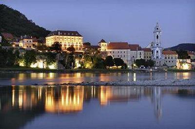 фото отеля Hotel Schloss Duernstein