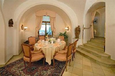 фото отеля Hotel Schloss Duernstein