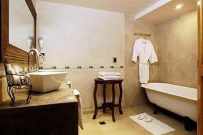 фото отеля Lirolay Suites