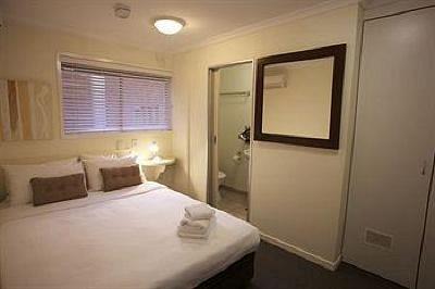фото отеля Snooze Inn Brisbane