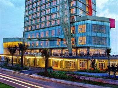 фото отеля Aston Paramount Serpong