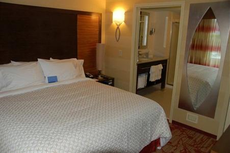 фото отеля Embassy Suites Atlanta-Kennesaw Town Center