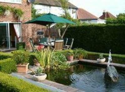 фото отеля Leeward House B&B