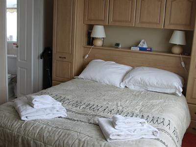 фото отеля Leeward House B&B