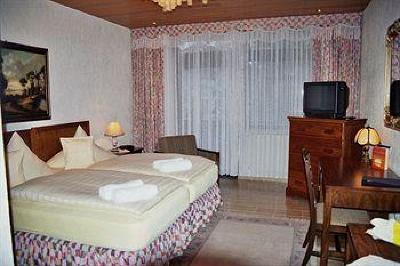 фото отеля Hotel-Restaurant Barbarossahof