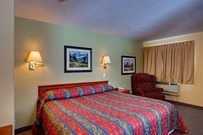 фото отеля Sportsman Lodge Golden (British Columbia)
