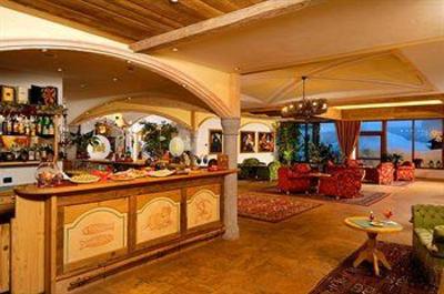 фото отеля Carlo Magno Zeledria Hotel