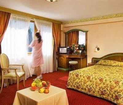 фото отеля Carlo Magno Zeledria Hotel