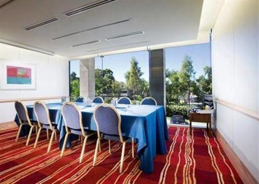 фото отеля Courtyard by Marriott Sydney -North Ryde