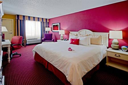 фото отеля Crowne Plaza Melbourne Oceanfront