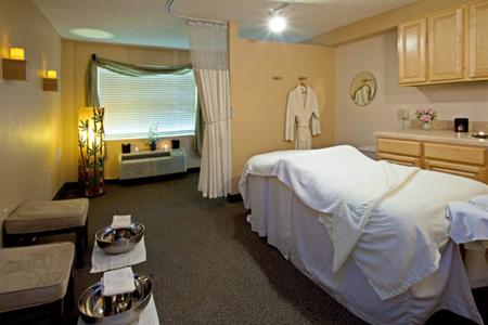 фото отеля Crowne Plaza Melbourne Oceanfront
