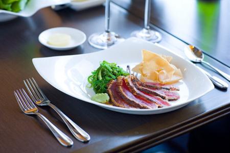 фото отеля Crowne Plaza Melbourne Oceanfront
