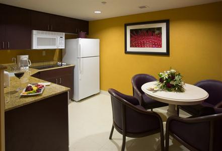 фото отеля Crowne Plaza Melbourne Oceanfront