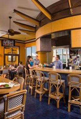 фото отеля Crowne Plaza Melbourne Oceanfront