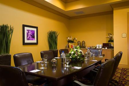 фото отеля Crowne Plaza Melbourne Oceanfront