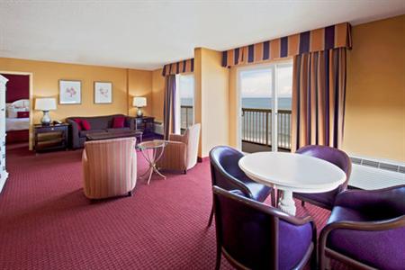 фото отеля Crowne Plaza Melbourne Oceanfront