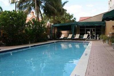 фото отеля Hampton Inn & Suites Ft. Lauderdale-Airport