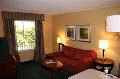 фото отеля Hampton Inn & Suites Ft. Lauderdale-Airport