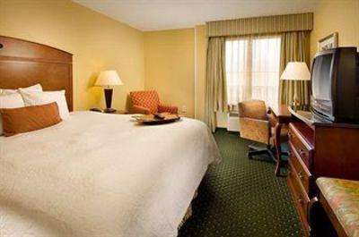 фото отеля Hampton Inn & Suites Ft. Lauderdale-Airport