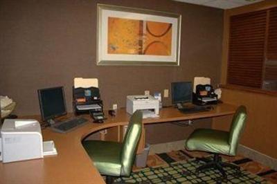 фото отеля Hampton Inn & Suites Ft. Lauderdale-Airport