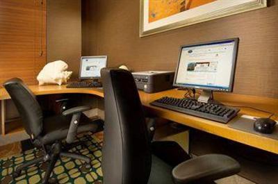фото отеля Hampton Inn & Suites Ft. Lauderdale-Airport