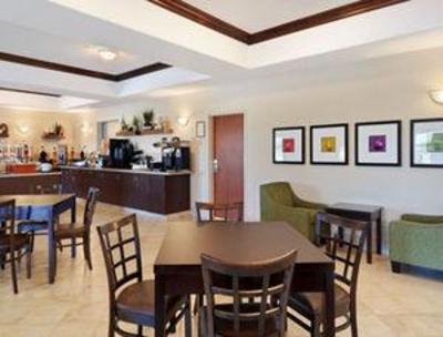 фото отеля Ramada Lac La Biche