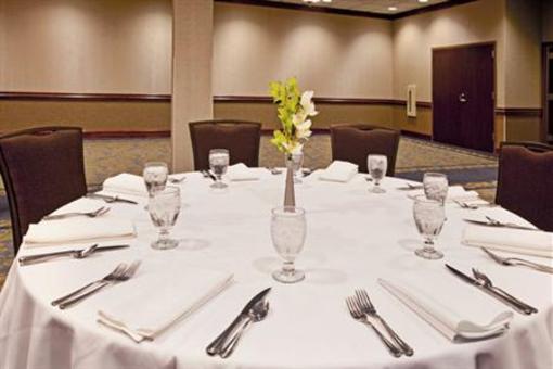 фото отеля Holiday Inn Kalamazoo-West