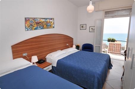 фото отеля Hotel Mediterraneo Lavagna