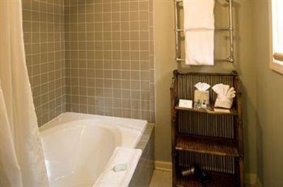 фото отеля Villa Inn Restaurant and Spa Indianapolis