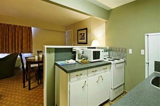 фото отеля Canadas Best Value Inn Prince George
