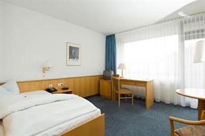 фото отеля Hotel Am See Bad Gandersheim