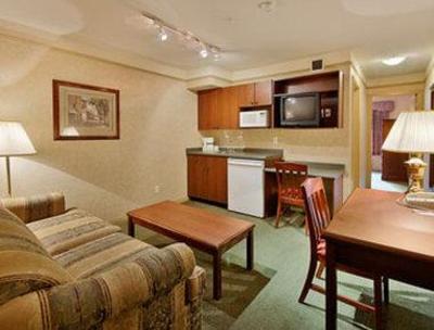фото отеля Ramada Pitt Meadows