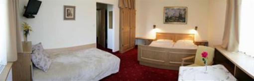 фото отеля Amadeus Pension