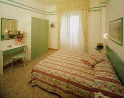 фото отеля Hotel Flora Cattolica