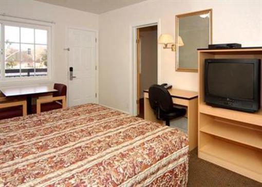 фото отеля Clarion Inn at Arden Village