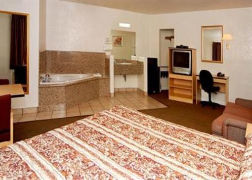 фото отеля Clarion Inn at Arden Village