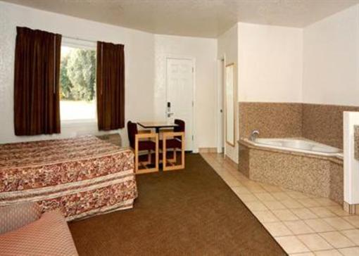 фото отеля Clarion Inn at Arden Village