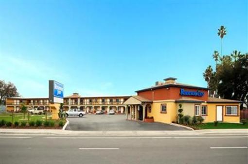фото отеля Clarion Inn at Arden Village