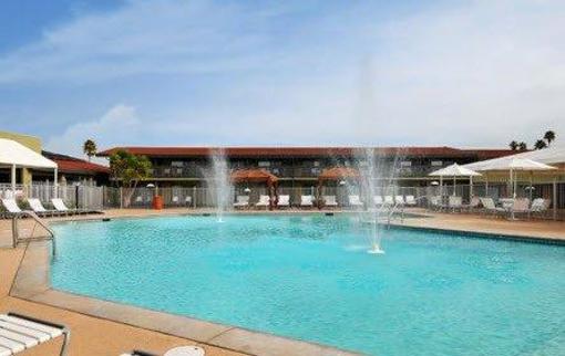 фото отеля Clarion Inn at Arden Village